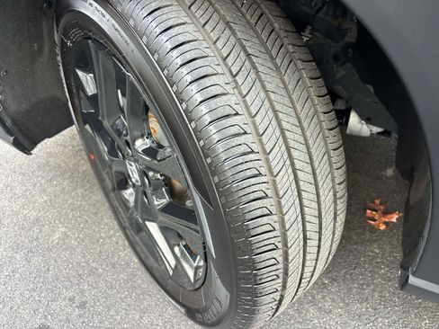 Certified 2025 Honda HR-V Sport image 9