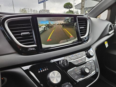 New 2026 Chrysler Voyager LX image 24