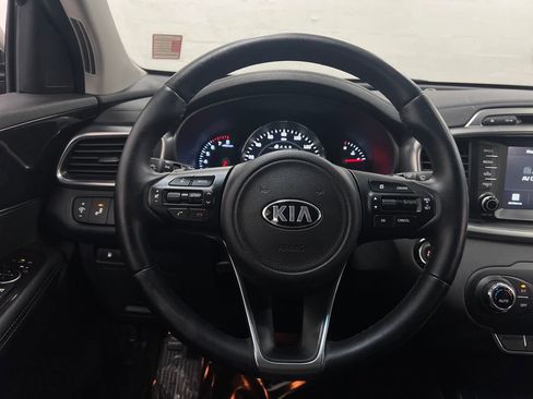 Used 2017 Kia Sorento EX w/ EX Premium Package FWD image 17