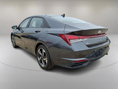 Used 2023 Hyundai Elantra SEL w/ Convenience Package FWD image 7
