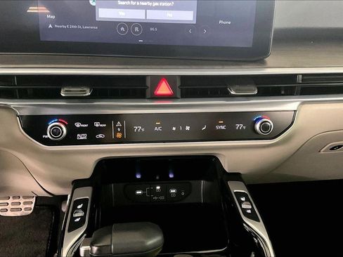 Used 2024 Kia Sorento SX image 15