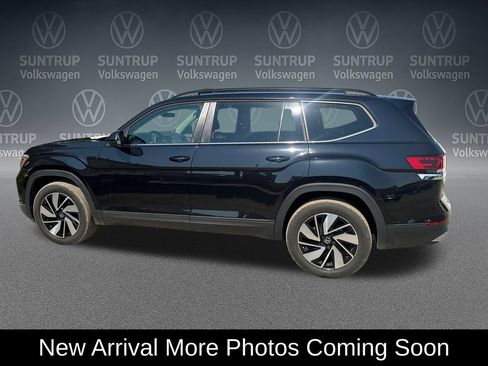 Used 2025 Volkswagen Atlas SE AWD/4WD image 2