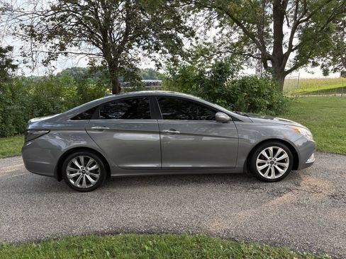Used 2012 Hyundai Sonata SE w/ Navigation & Sunroof Pkg FWD image 6