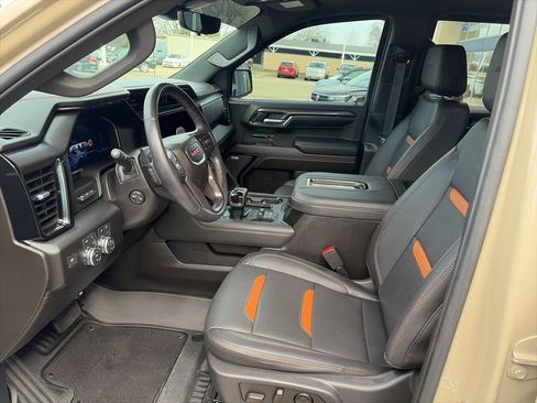 Used 2022 GMC Sierra 1500 AT4 w/ AT4 Premium Package image 11