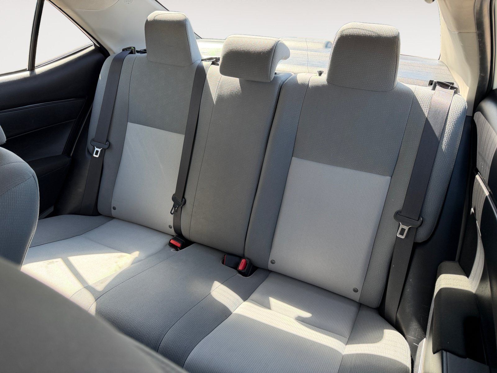 Used 2017 Toyota Corolla L w/ Carpet Mat Package (TMS) FWD image 13