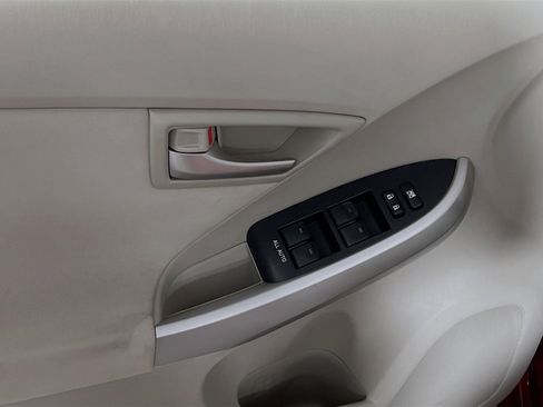 Used 2015 Toyota Prius Two image 17