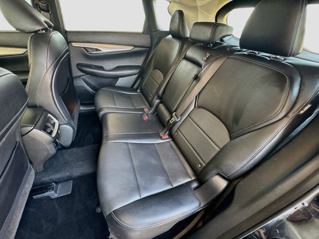 Used 2021 INFINITI QX50 Luxe FWD image 25