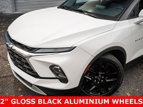 Used 2023 Chevrolet Blazer LT image 2
