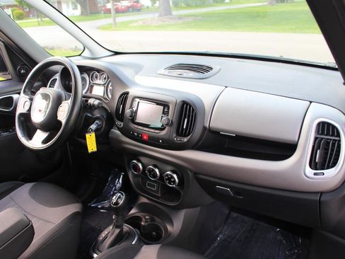 Used 2017 FIAT 500L Pop image 35