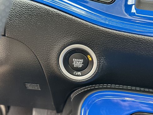 Used 2023 Dodge Challenger SXT w/ Blacktop Package image 21