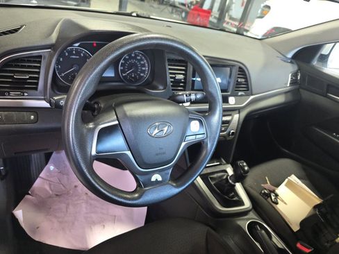 Used 2018 Hyundai Elantra SE image 8