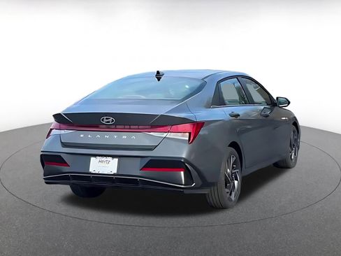 Used 2025 Hyundai Elantra SEL image 14