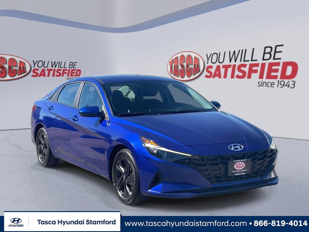 Used 2023 Hyundai Elantra SEL w/ Cargo Package FWD image 1