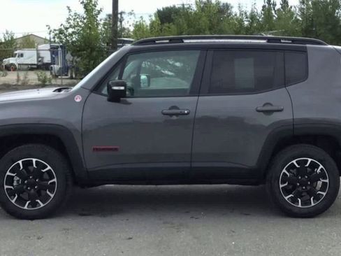 Certified 2023 Jeep Renegade Trailhawk image 5
