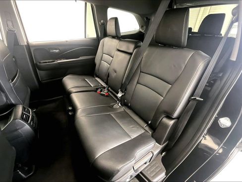 Used 2021 Honda Pilot Touring image 27