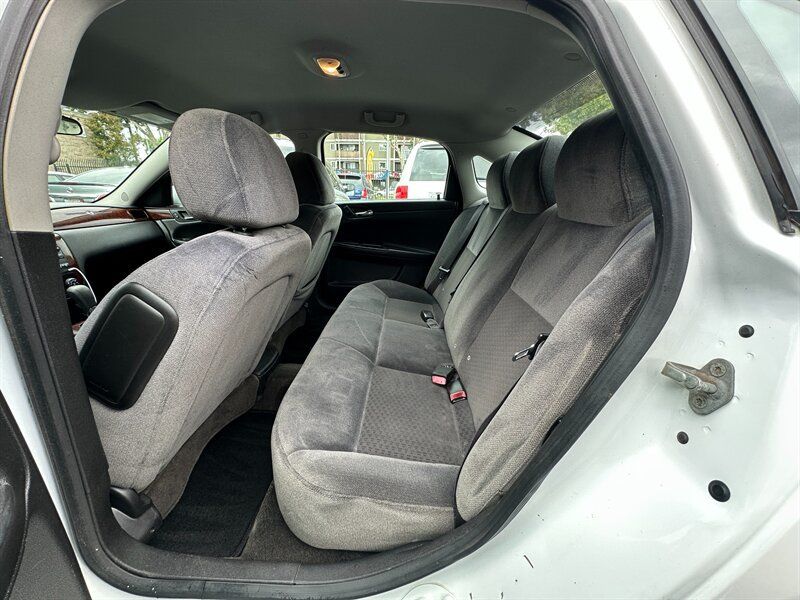 Used 2011 Chevrolet Impala LS FWD image 17