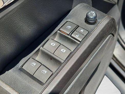 Certified 2023 Toyota Tacoma TRD Off-Road AWD/4WD image 10