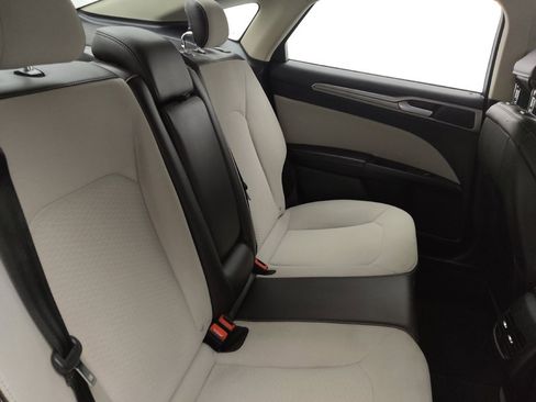 Used 2020 Ford Fusion SE w/ Equipment Group 151A image 19