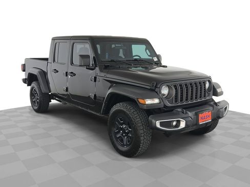 Used 2024 Jeep Gladiator Sport AWD/4WD image 1