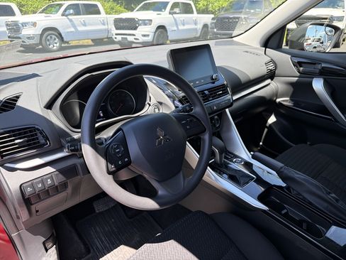 Used 2025 Mitsubishi Eclipse Cross LE AWD/4WD image 16