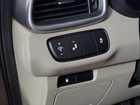 Used 2019 Kia Sorento FWD image 24