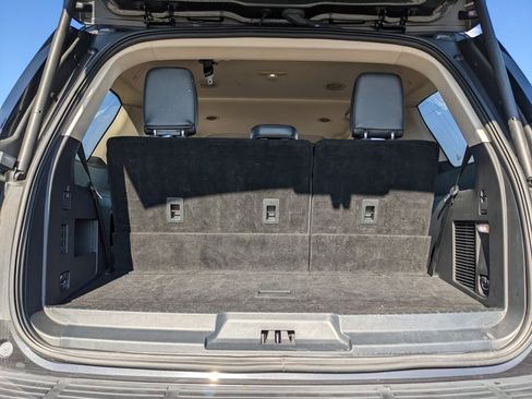 Used 2024 Ford Expedition XLT image 42