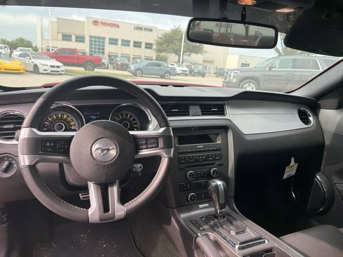 Used 2013 Ford Mustang GT Premium w/ Security Pkg RWD image 6