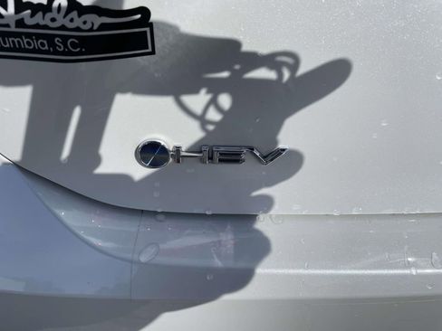 Used 2025 Toyota Camry XLE image 29