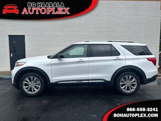 Used 2023 Ford Explorer Limited image 1