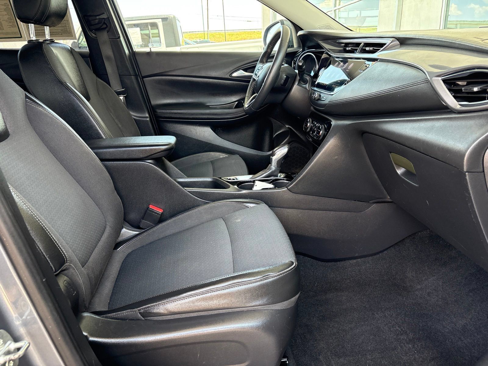 Used 2022 Buick Encore GX Select FWD image 17