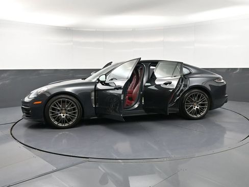 Certified 2023 Porsche Panamera 4 Platinum Edition image 38