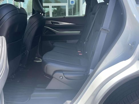 Used 2023 INFINITI QX60 Luxe AWD/4WD image 10