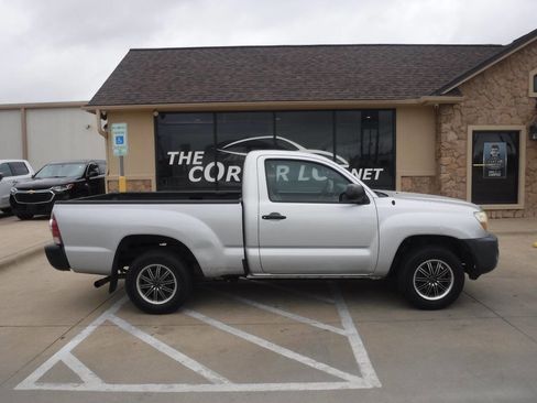 Used 2011 Toyota Tacoma 2WD Regular Cab image 4
