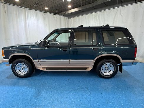 Used 1994 Ford Explorer 4WD 4-Door image 2