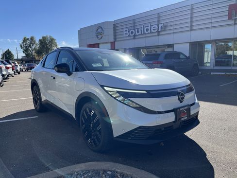 New 2026 Nissan Leaf Platinum+ w/ Cargo Package (Platinum+) image 2