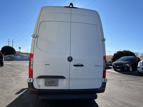 Used 2020 Mercedes-Benz Sprinter 2500 image 4