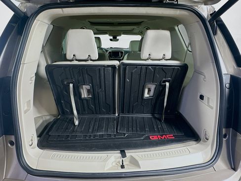 Used 2023 GMC Acadia Denali w/ Denali Ultimate Package FWD image 30