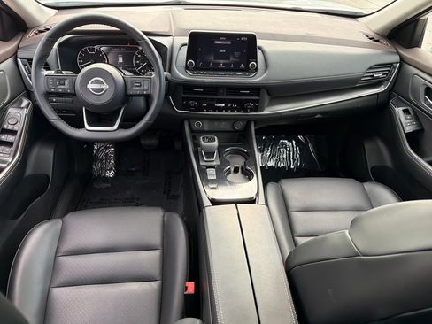 Used 2023 Nissan Rogue SV w/ SV Premium B Package FWD image 15