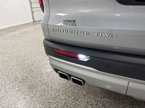 Used 2024 Chevrolet Traverse LT w/ Trailering Package image 32