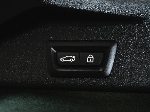 Used 2023 BMW X5 M Base w/ Executive Package image 70