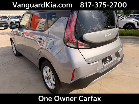 Certified 2025 Kia Soul LX image 2