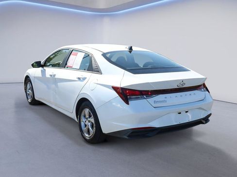 Used 2021 Hyundai Elantra SE FWD image 5