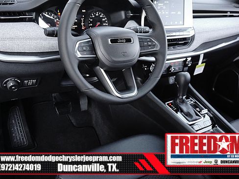 New 2026 Jeep Compass Latitude image 25