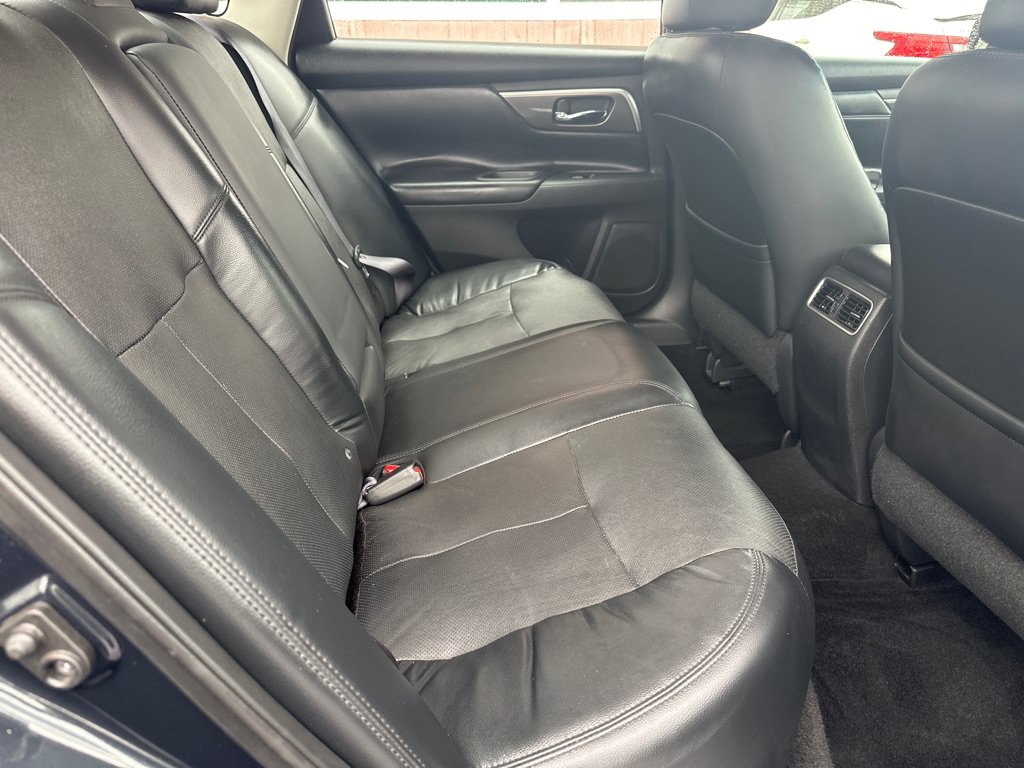 Used 2015 Nissan Altima 2.5 SL w/ Moonroof Package FWD image 13