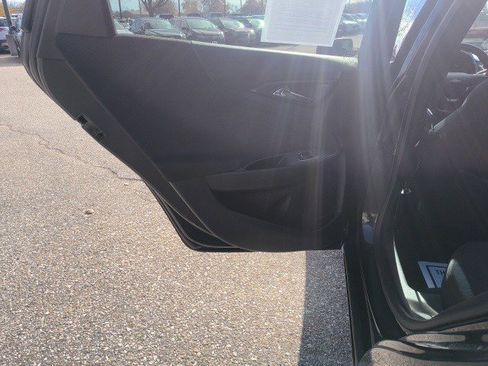 Used 2018 Chevrolet Malibu LT image 12