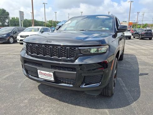 Used 2023 Jeep Grand Cherokee L Laredo AWD/4WD image 4