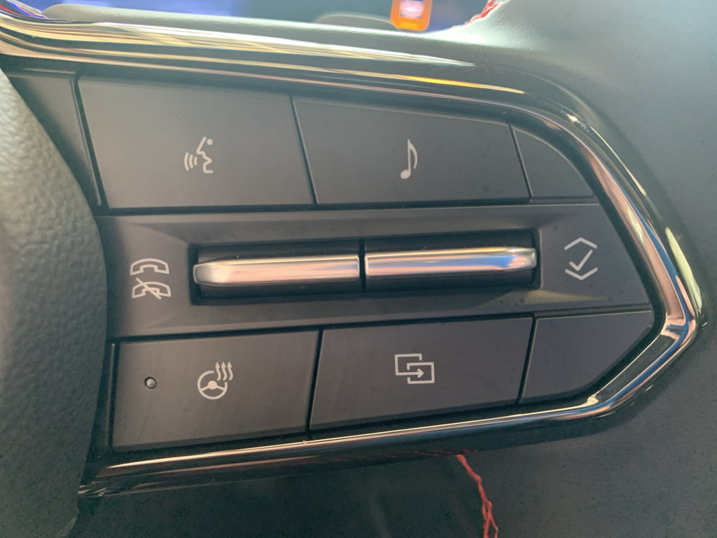 New 2026 Chevrolet Traverse RS w/ LPO, Floor Liner Package FWD image 21