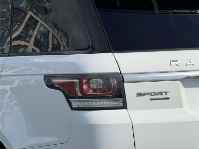 Used 2016 Land Rover Range Rover Sport SE AWD/4WD image 13