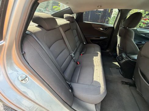 Used 2018 Chevrolet Malibu LT FWD image 35