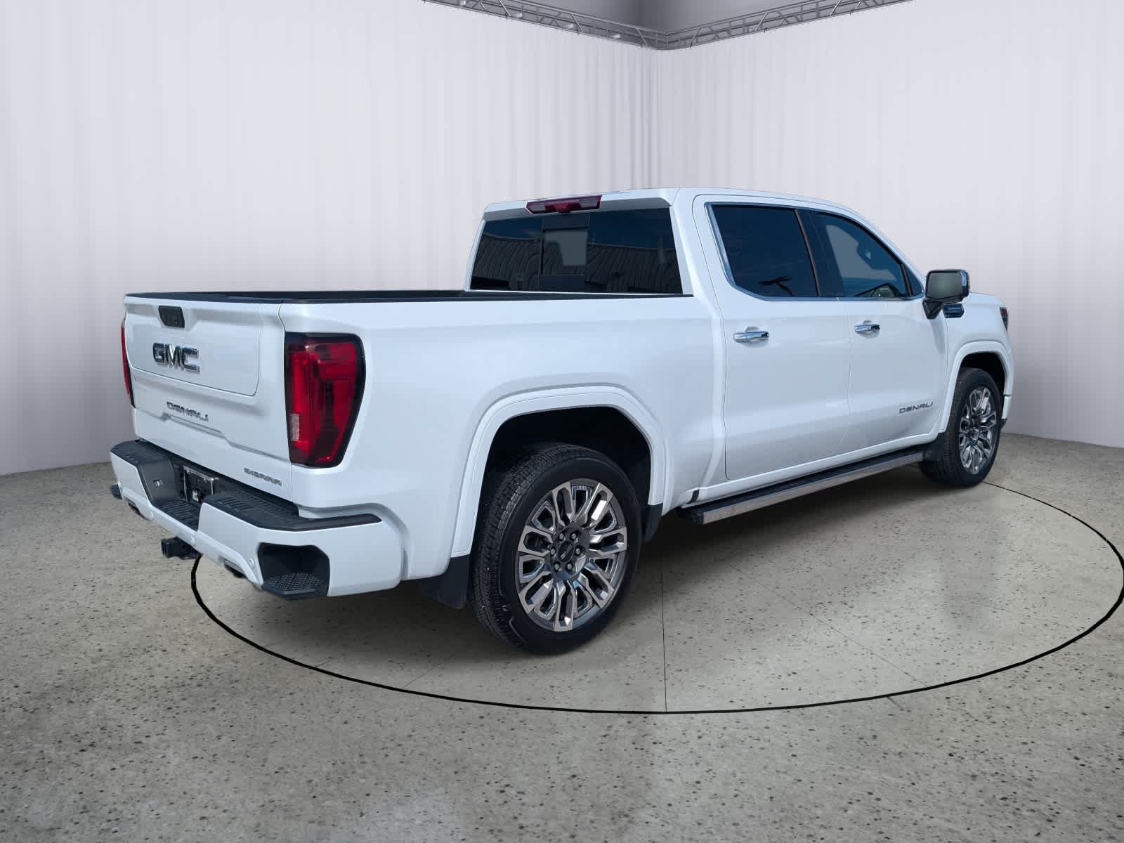 Certified 2026 GMC Sierra 1500 Denali Ultimate AWD/4WD image 3